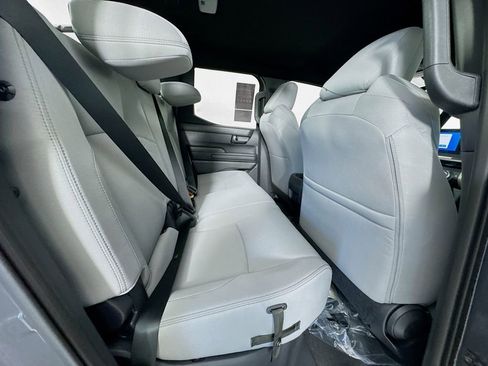 Used 2025 Toyota Tacoma SR5 image 27