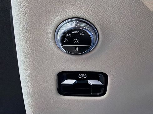 New 2026 Mercedes-Benz GLC 300 4MATIC image 11