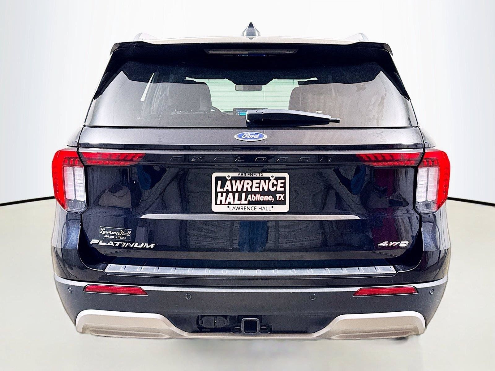 Used 2025 Ford Explorer Platinum w/ LUX Leather Package AWD/4WD image 5