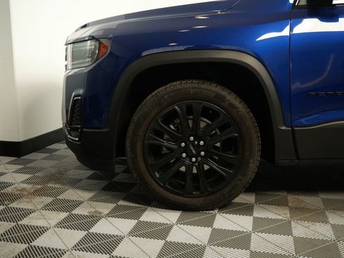 Used 2023 GMC Acadia SLT w/ Elevation Edition image 8