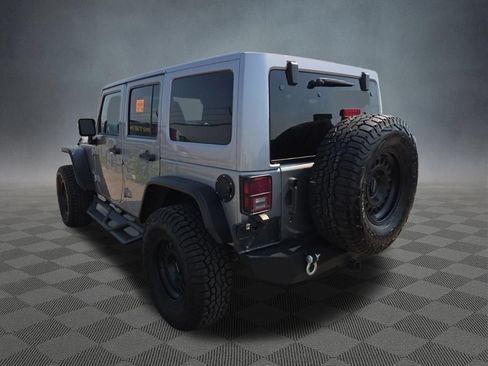 Used 2014 Jeep Wrangler Unlimited Sahara w/ Max Tow Package AWD/4WD image 5