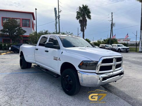 Used 2017 RAM 3500 Tradesman w/ Chrome Appearance Group AWD/4WD image 7