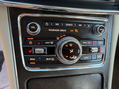Used 2017 Lincoln Continental Premiere FWD image 21