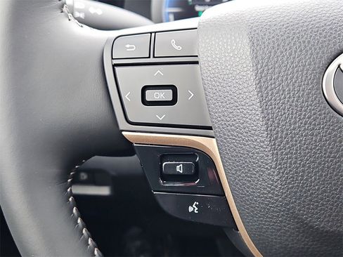 New 2026 Toyota Crown Platinum image 18