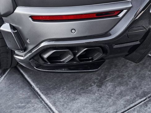 Used 2025 Lamborghini Urus Performante AWD/4WD image 9