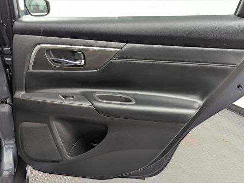 Used 2013 Nissan Altima 2.5 SL w/ Technology Pkg FWD image 18