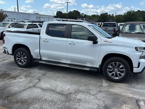 Used 2020 Chevrolet Silverado 1500 RST AWD/4WD image 9