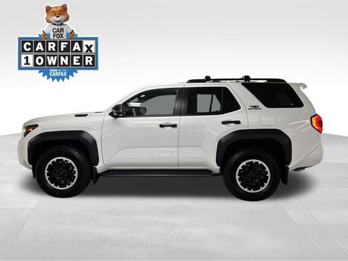Certified 2025 Toyota 4Runner TRD Off-Road Premium image 2