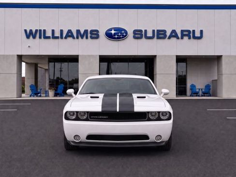 Used 2013 Dodge Challenger SXT RWD image 6
