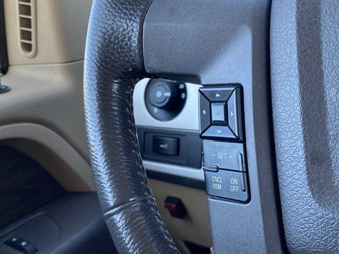 Used 2014 Ford F150 Lariat w/ Lariat Chrome Package image 32