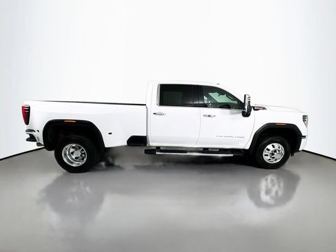 Used 2025 GMC Sierra 3500 Denali AWD/4WD image 8