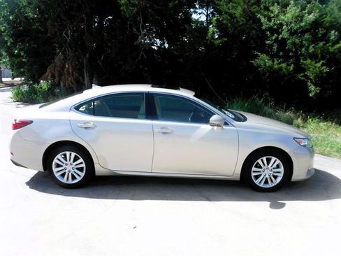Used 2013 Lexus ES 350 w/ Premium Pkg FWD image 4