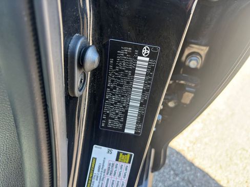 Used 2025 Toyota Corolla LE image 27