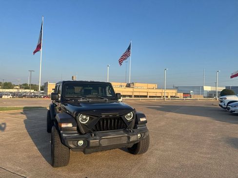 Used 2019 Jeep Wrangler Unlimited Sport S AWD/4WD image 4