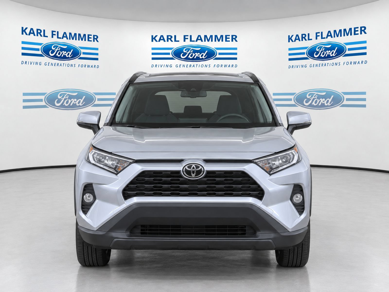 Used 2021 Toyota RAV4 XLE Premium FWD image 8