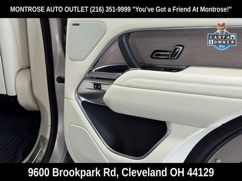 Used 2025 Land Rover Range Rover SE image 47