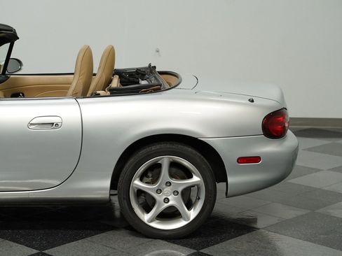 Used 2001 MAZDA MX-5 Miata LS image 20
