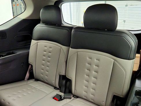 Used 2026 Kia EV9 Wind image 22