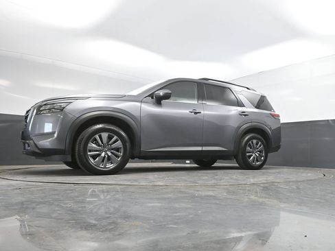 Used 2025 Nissan Pathfinder SV FWD image 36
