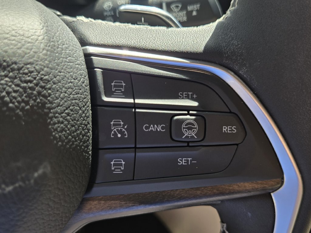 Used 2026 Jeep Grand Cherokee Limited w/ Limited Altitude Package RWD image 27