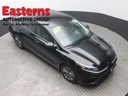 Used 2023 Kia Forte LXS image 3