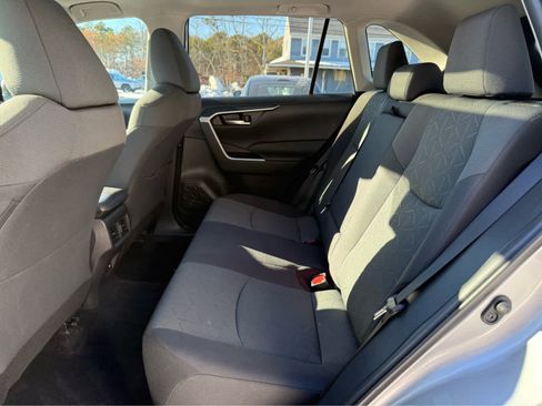 Used 2021 Toyota RAV4 XLE w/ Convenience Package image 23