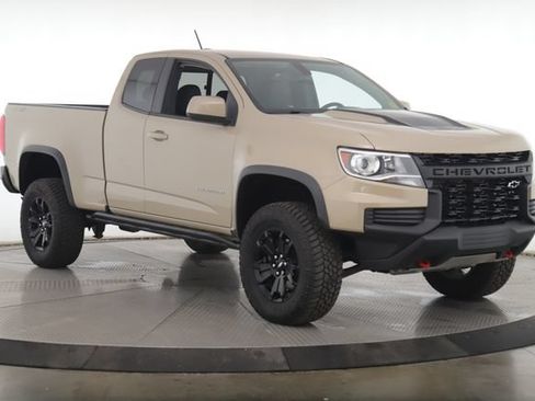 Used 2022 Chevrolet Colorado ZR2 w/ ZR2 Dusk Special Edition AWD/4WD image 2