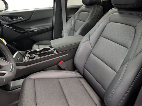 New 2026 Chevrolet Equinox LT w/ Convenience Package II image 10