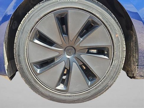 Used 2024 Tesla Model 3 Long Range AWD/4WD image 16