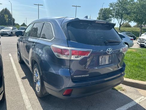 Used 2016 Toyota Highlander Limited w/ Driver Technology Package AWD/4WD image 5