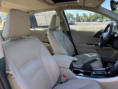 Used 2015 Honda Accord EX-L image 32