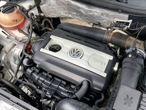 Used 2012 Volkswagen Tiguan SEL FWD image 32