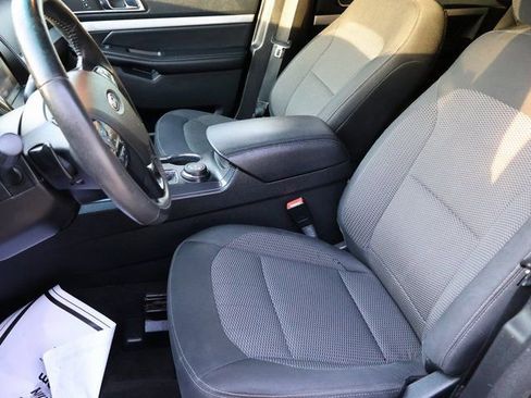 Used 2016 Ford Explorer XLT w/ Equipment Group 201A AWD/4WD image 42
