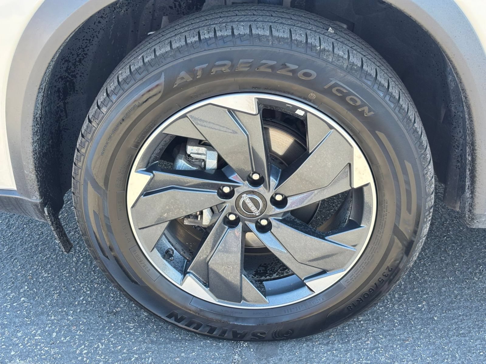 Used 2025 Nissan Rogue SV AWD/4WD image 31