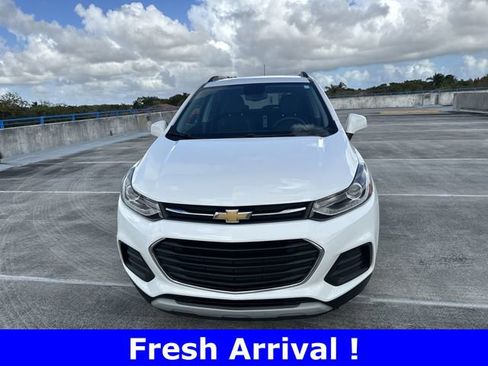 Used 2022 Chevrolet Trax LT w/ LT Convenience Package image 37