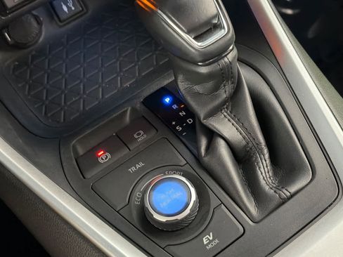 Used 2019 Toyota RAV4 XSE w/ Carpet Mat Package image 24