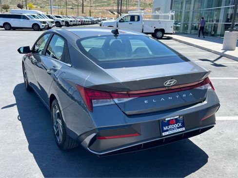 Used 2025 Hyundai Elantra SEL FWD image 10