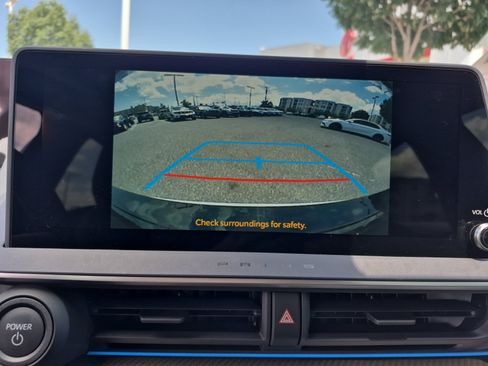 Used 2024 Toyota Prius XLE FWD image 29