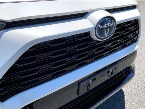 Used 2022 Toyota RAV4 XSE w/ XSE Grade Weather Package AWD/4WD image 32