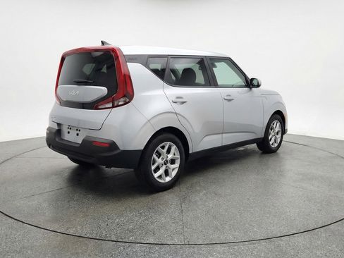 Used 2025 Kia Soul LX w/ LX Technology Package image 9