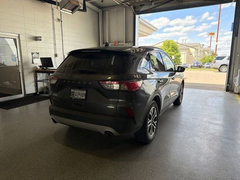 Used 2020 Ford Escape SEL FWD image 3