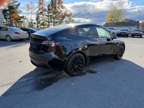 Used 2021 Tesla Model Y Long Range image 5