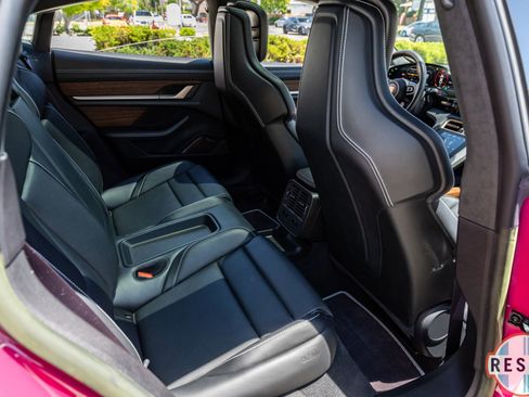 Used 2022 Porsche Taycan Turbo S image 34