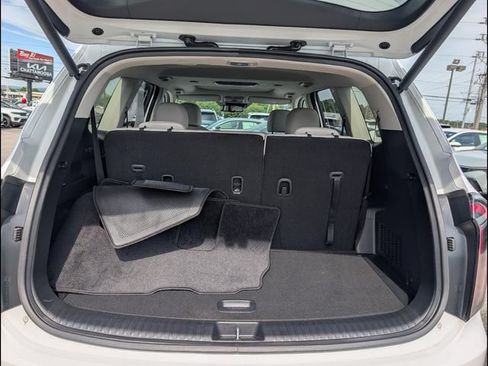 Used 2023 Kia Telluride EX w/ EX Captain's Chair Package FWD image 19