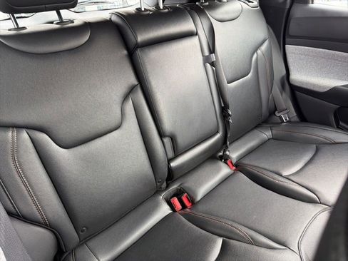 Used 2024 Jeep Compass Latitude image 27