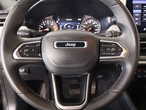 Used 2024 Jeep Compass Latitude AWD/4WD image 3