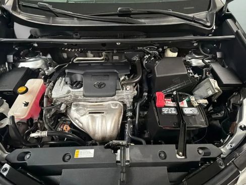 Used 2018 Toyota RAV4 XLE FWD image 23