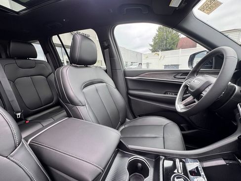 New 2026 Jeep Grand Cherokee Limited w/ Limited Altitude Package AWD/4WD image 20