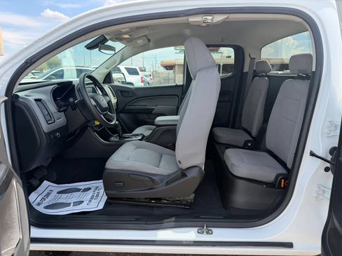 Used 2020 Chevrolet Colorado W/T w/ WT Convenience Package RWD image 14