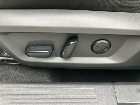 Used 2021 Nissan Rogue SV AWD/4WD image 18